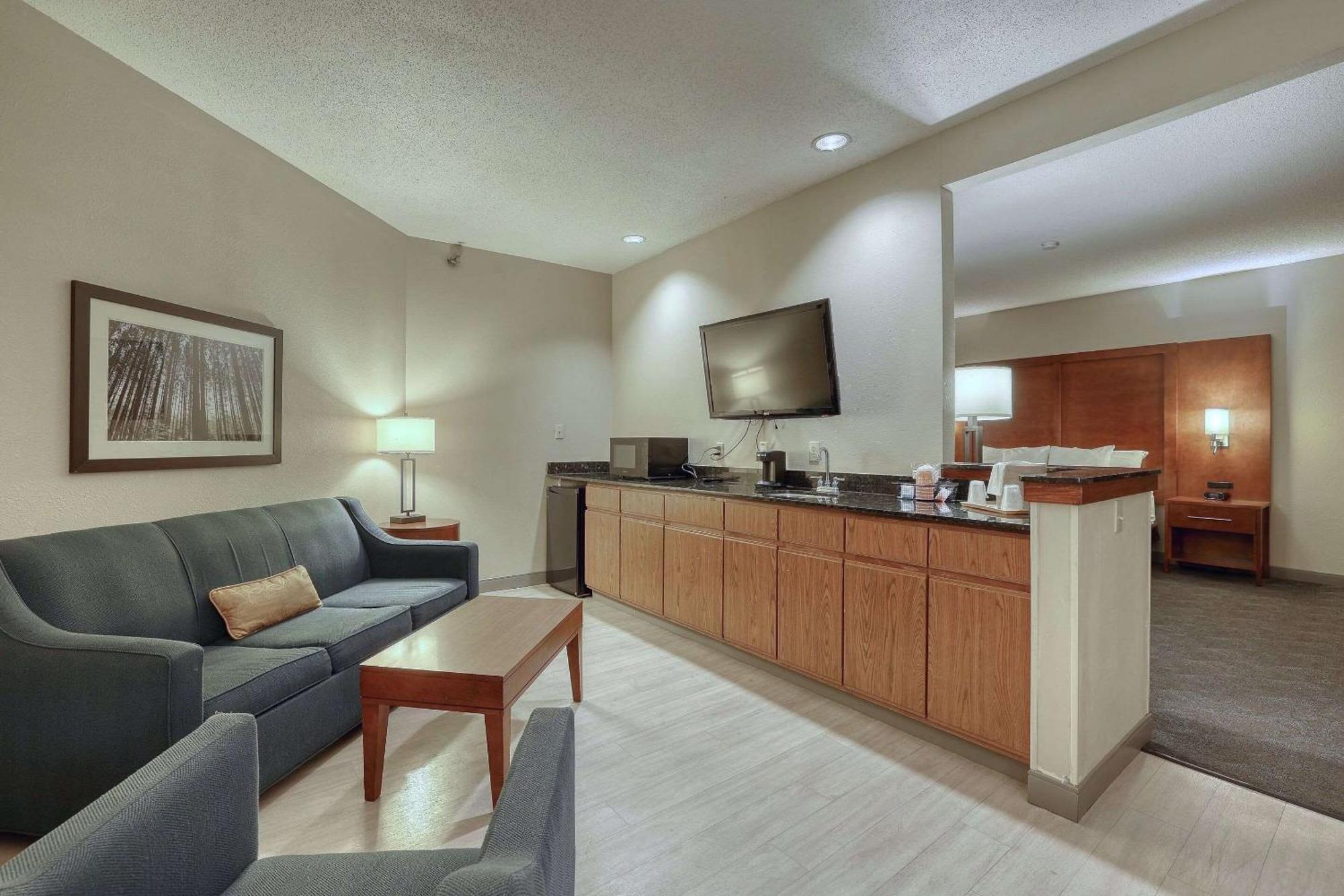 Comfort Suites Appleton Airport Exterior foto