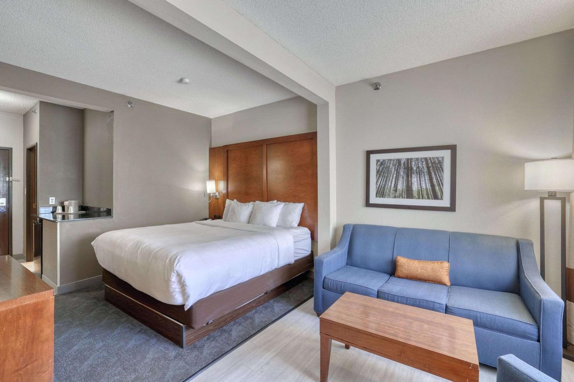 Comfort Suites Appleton Airport Exterior foto